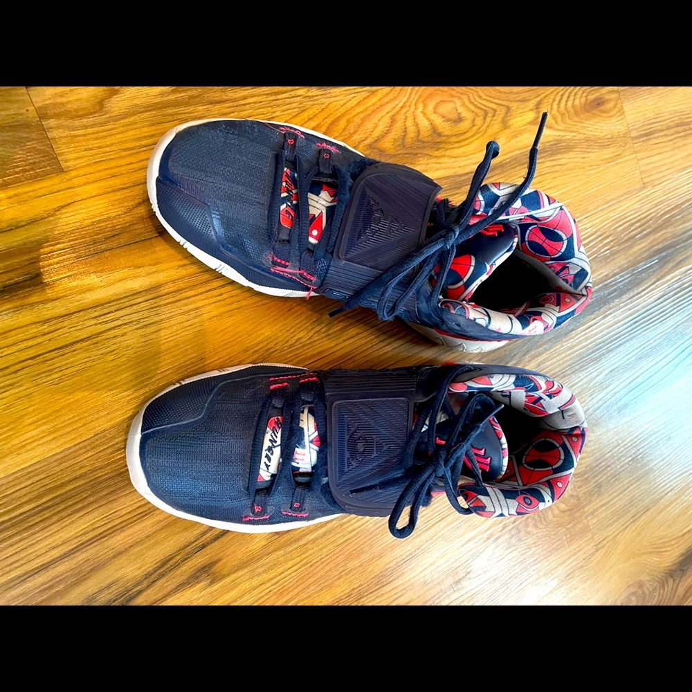 Mens Kyrie Basketball Shoes